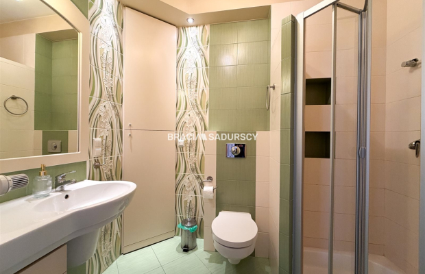 Przestronne 106m przy Rynku, ochrona 24/7, parking