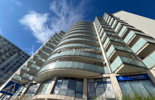 3 pok. oddzielne sypialnie, 2 balkony + duży salon