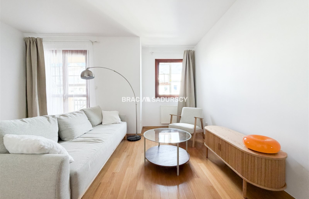 2 pok, duży balkon, osoba kuchnia, parking, tv ENG