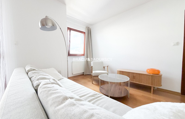 2 pok, duży balkon, osoba kuchnia, parking, tv ENG