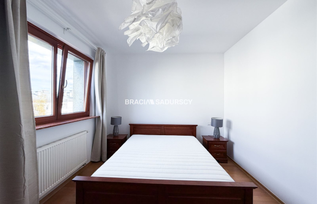 2 pok, duży balkon, osoba kuchnia, parking, tv ENG