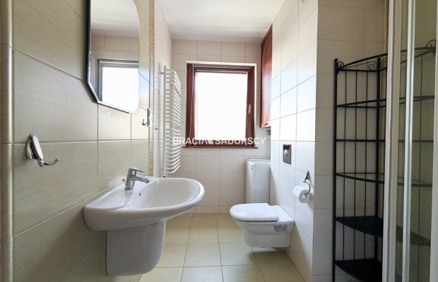 2 pok, duży balkon, osoba kuchnia, parking, tv ENG