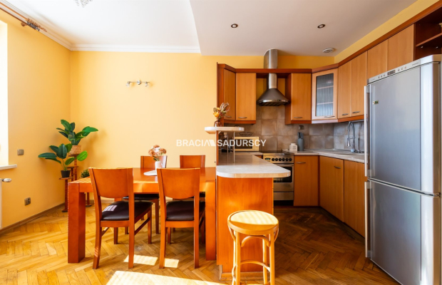 Przestronne / osobne pokoje / tramwaj 50 m