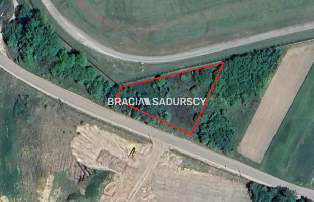 Działka produkcyjno – usługowa w Morawicy