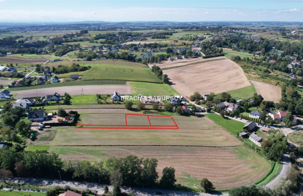 Działka budowlana - Kraków, Nowa Huta, Łuczanowice, ul. ks. Kazimierza Figlewicza  

 Na sprzedaż działka budowlana o powierzch