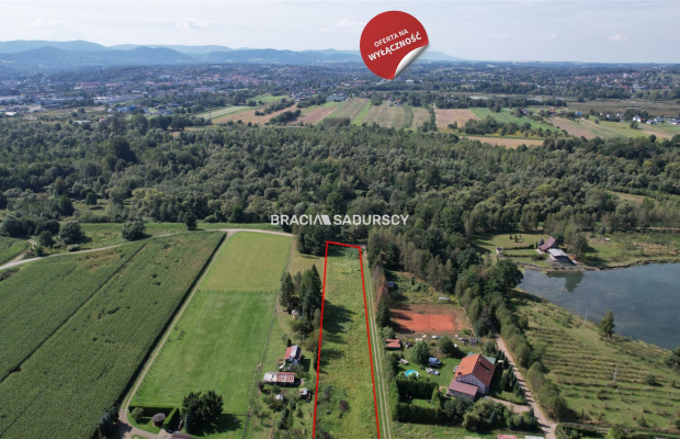 Działka budowlana 43 a  obok Wadowic - możliwa  zabudowa jednorodzinna lub usługowa     

  Oferujemy na sprzedaż atrakcyjnie p