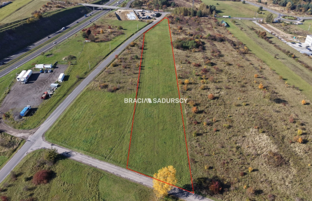 Działka komercyjna o powierzchni 8700 m² położona w miejscowości Rudno, gmina Krzeszowice. Teren w miejscowym planie zagospodar