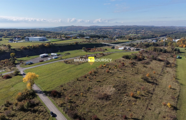 Działka komercyjna o powierzchni 8700 m² położona w miejscowości Rudno, gmina Krzeszowice. Teren w miejscowym planie zagospodar
