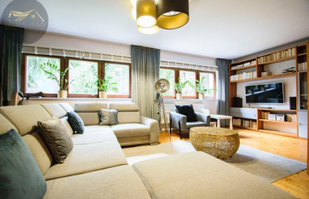 PIĘKNY DOM POD SAMYM LASEM Z WIDOKIEM NA GÓRY