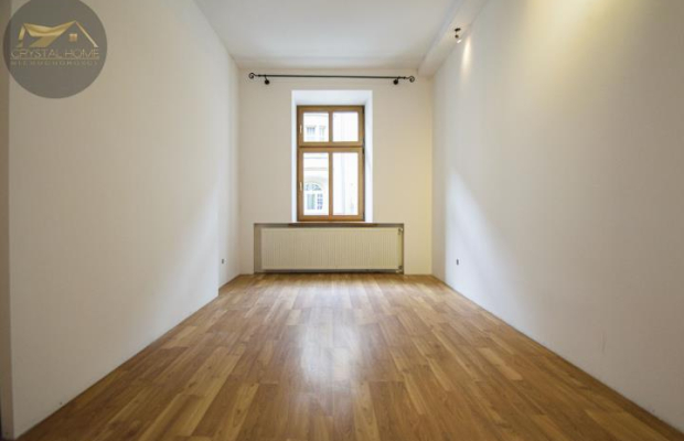 98M2/ 3 POKOJE/ I PIĘTRO/ CENTRUM