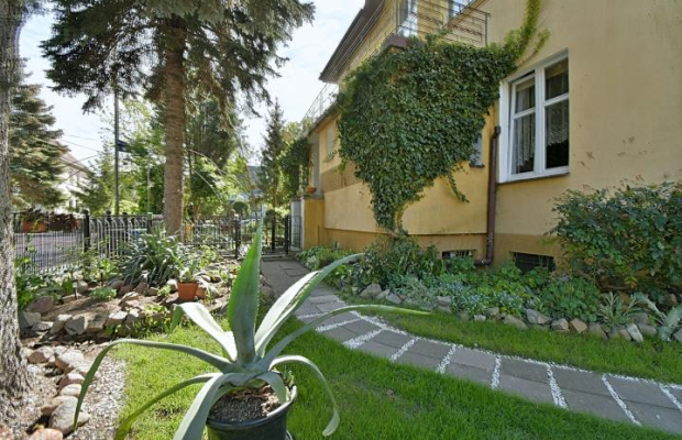 Klasyczna przedwojenna willa miejska ze schronem