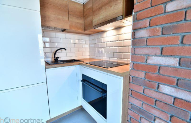 Kawalerka z garderobą i balkonem - Legnicka
