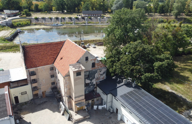 Kompleks budynków przy ul. 6 Sierpnia w Puławach..