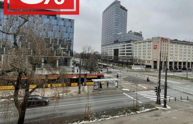Centrum Warszawy-St. Żoliborz. 200 m do metra