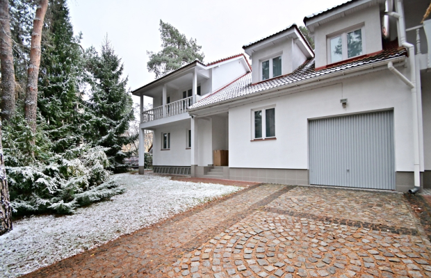 Szeregowiec na spokojnym osiedlu przy lesie-okazja