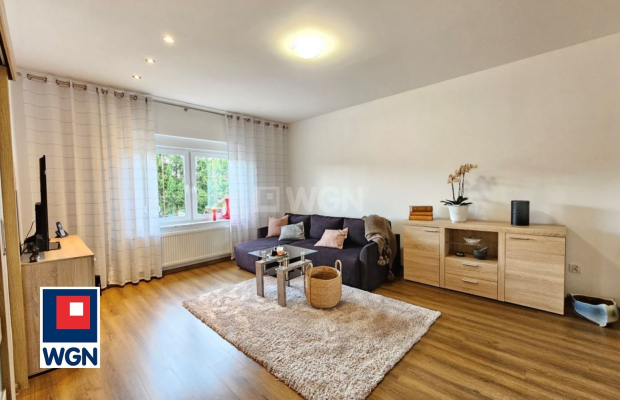 Przemków, dom 98 m2 z lokalem handlowo-usługowym i magazynem, cena 960 000,00 zł, sprzedam.  
  
Na sprzedaż dom - bliźniak z p