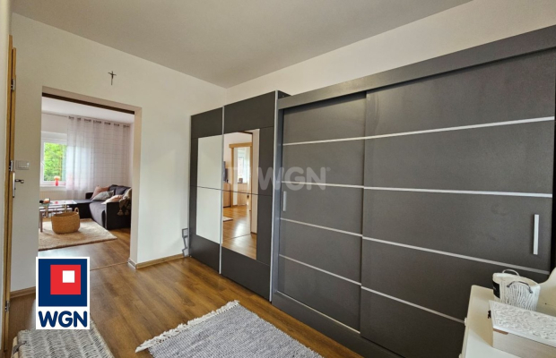 Przemków, dom 98 m2 z lokalem handlowo-usługowym i magazynem, cena 960 000,00 zł, sprzedam.  
  
Na sprzedaż dom - bliźniak z p