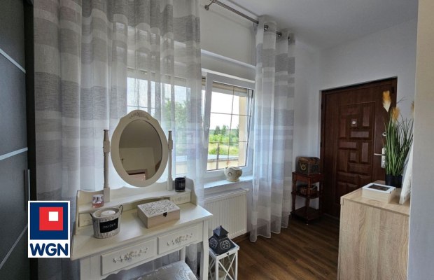 Przemków, dom 98 m2 z lokalem handlowo-usługowym i magazynem, cena 960 000,00 zł, sprzedam.  
  
Na sprzedaż dom - bliźniak z p