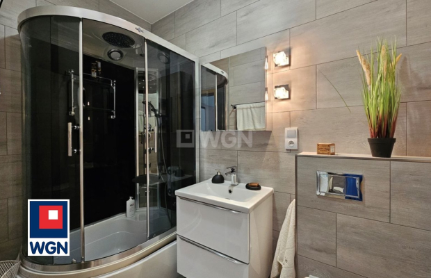 Przemków, dom 98 m2 z lokalem handlowo-usługowym i magazynem, cena 960 000,00 zł, sprzedam.  
  
Na sprzedaż dom - bliźniak z p