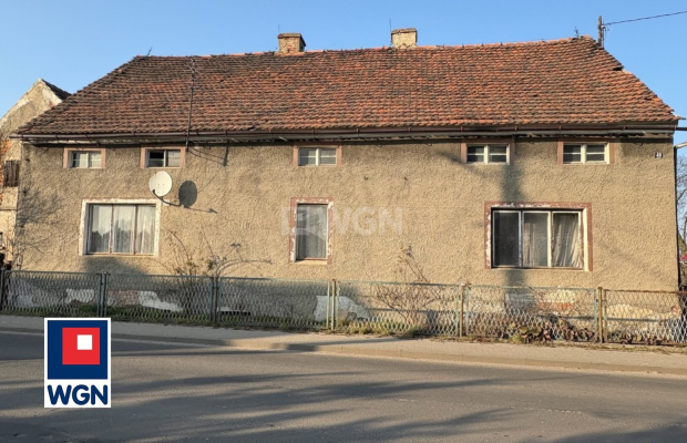 Trzebnice, gmina Chocianów, dom do remontu, 279 m2, działka z zabudowaniami gospodarczymi, 1 255 m2, sprzedam, cena 249 900 zł.