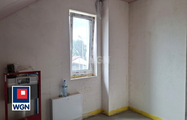 Otyń, dom bliźniak, 110 m2, w stanie deweloperskim, sprzedam, 620 000 PLN.  
  
Na sprzedaż dom w zabudowie bliźniaczej z podda