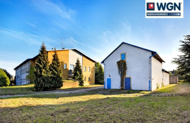 Międzyrzec Podlaski, budynek biurowo-magazynowy, 2095 m2, sprzedam, 1 200 000 zł, netto.  
  
Duże powierzchnie biurowe z zaple