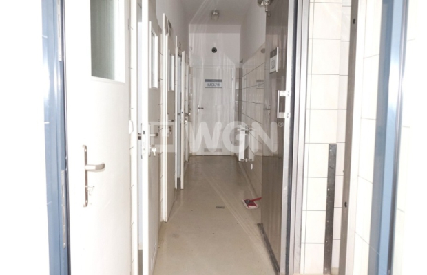 Radwanice, Lipin, przetwórnia, sklep, magazyn, działka 26 ar, sprzedam, 1 750 000 zł.  
  
Na sprzedaż budynek wolnostojący, pi