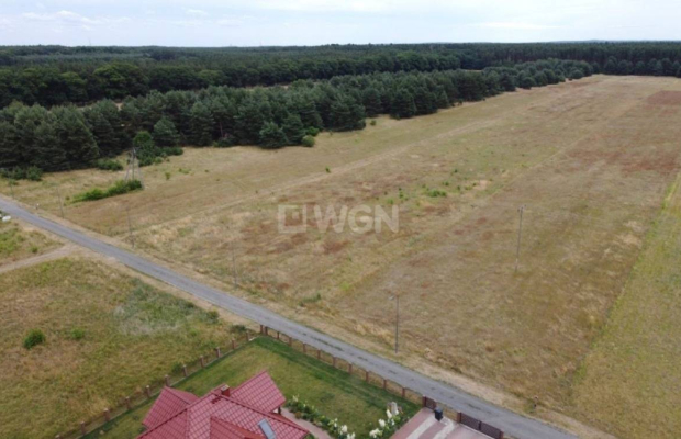 Sobin, działka usługowa, 0,6506 ha, 460 000zł, sprzedam.  
  
Na sprzedaż działka usługowa o powierzchni 65 ar, położona w Sobi