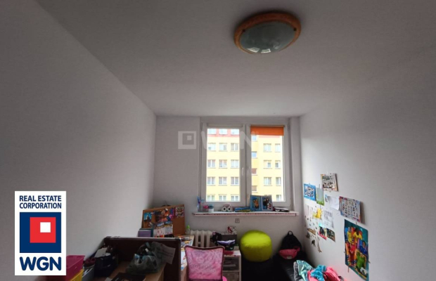 Głogów, mieszkanie 46,68 m2, trzy pokoje, sprzedam, 2 piętro, 249 000 zł.  
  
Zapraszam do zapoznania się z ofertą.  
Możliwoś