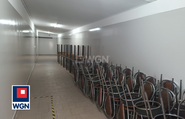 Konotop, sprzedam obiekt, powierzchnia użytkowa 215 m2, działka 494 m2, 399 000 zł.  
  
Na sprzedaż obiekt handlowo-usługowy z