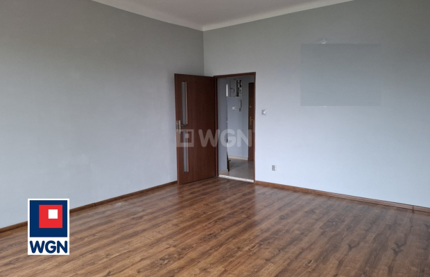 Głogów, mieszkanie, II piętro, pow 67,50 m2, piwnica 19,30 m2, sprzedam, 420 000 zł.  
  
Na sprzedaż mieszkanie wraz z dużą pi