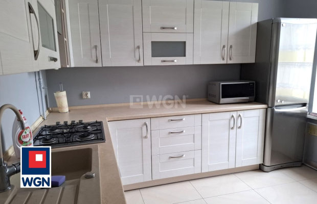 Głogów, mieszkanie, II piętro, pow 67,50 m2, piwnica 19,30 m2, sprzedam, 420 000 zł.  
  
Na sprzedaż mieszkanie wraz z dużą pi