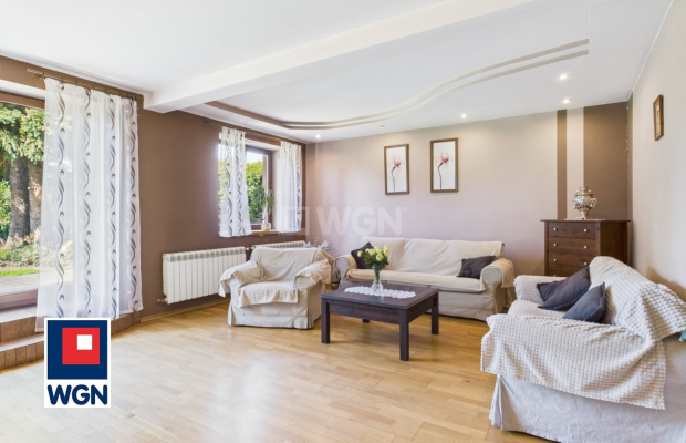 Cieciszów, gmina Szprotawa, dom 220 m2, sprzedam, działka 0,30 ha, 729 000 zł.  
  
WGN Nieruchomości, prezentuje wyjątkową nie