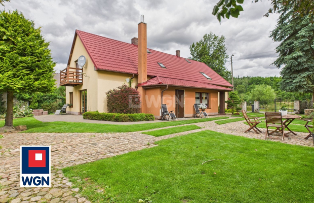 Cieciszów, gmina Szprotawa, dom 220 m2, sprzedam, działka 0,30 ha, 729 000 zł.  
  
WGN Nieruchomości, prezentuje wyjątkową nie