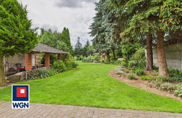 Cieciszów, gmina Szprotawa, dom 220 m2, sprzedam, działka 0,30 ha, 729 000 zł.  
  
WGN Nieruchomości, prezentuje wyjątkową nie