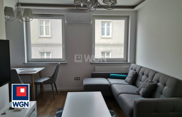 Polkowice, 4 pokoje, 2 piętro, wynajmę, 72 m2, 3 000 zł miesięcznie.  
  
Dostępność: do uzgodnienia. Najem okazjonalny.  
  
D