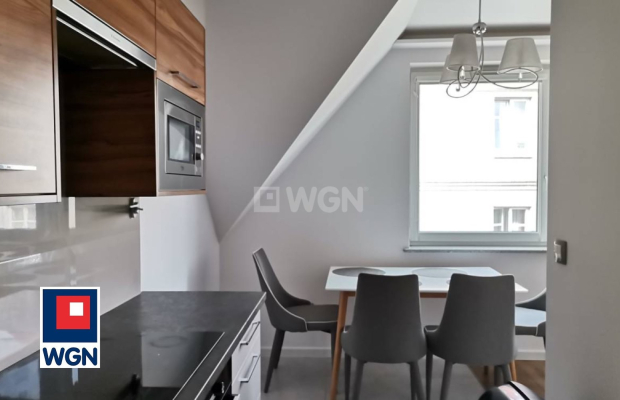 Polkowice, 4 pokoje, 2 piętro, wynajmę, 72 m2, 3 000 zł miesięcznie.  
  
Dostępność: do uzgodnienia. Najem okazjonalny.  
  
D