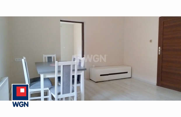 Chocianów, Rynek, mieszkanie, 3 pokoje, 65,3 m2, sprzedam 280000zł. 
 
Na sprzedaż mieszkanie trzypokojowe, na II piętrze kamie