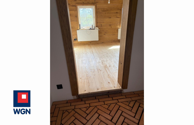 Ostaszów, działka 14200 m2, dom 120 m2, sprzedam, cena 499000 zł.  
  
Przedmiotem sprzedaży jest działka z lekkim nachyleniem 