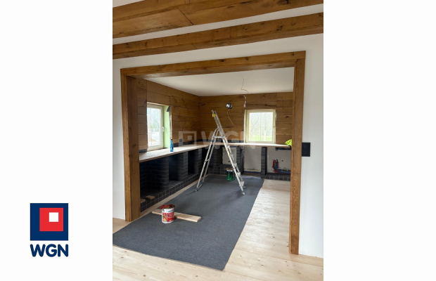 Ostaszów, działka 14200 m2, dom 120 m2, sprzedam, cena 499000 zł.  
  
Przedmiotem sprzedaży jest działka z lekkim nachyleniem 