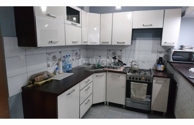 Leszno Górne, dom mieszkalno - usługowy, 15 pokoi, 550 m2, 1 190 000 zł, sprzedam.  
  
Sprzedam duży dom w centrum wsi, przy d