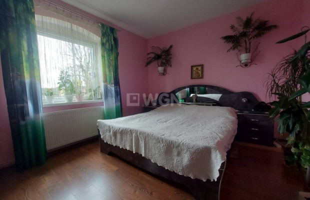 Leszno Górne, dom mieszkalno - usługowy, 15 pokoi, 550 m2, 1 190 000 zł, sprzedam.  
  
Sprzedam duży dom w centrum wsi, przy d