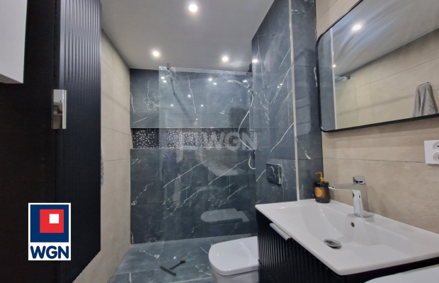 Świętoszów, mieszkanie 2 pokoje, 31 m2, sprzedam, cena 180 000 zł.  
  
Na sprzedaż komfortowa kawalerka w bloku na 4 piętrze. 