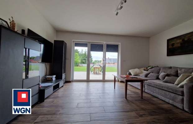 Kożuchów, dom z warsztatem, 283 m2, działka 62 ary, cena 2 150 000 zł, sprzedam.  
  
Sprzedający ponosi koszty związane z usłu