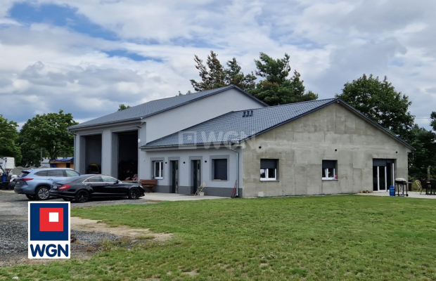 Kożuchów, dom z warsztatem, 283 m2, działka 62 ary, cena 2 150 000 zł, sprzedam.  
  
Sprzedający ponosi koszty związane z usłu