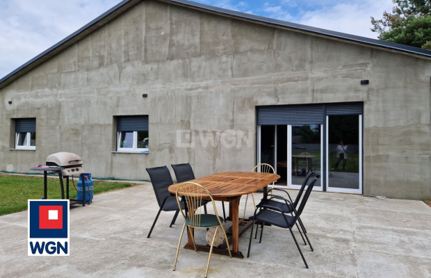 Kożuchów, dom z warsztatem, 283 m2, działka 62 ary, cena 2 150 000 zł, sprzedam.  
  
Sprzedający ponosi koszty związane z usłu