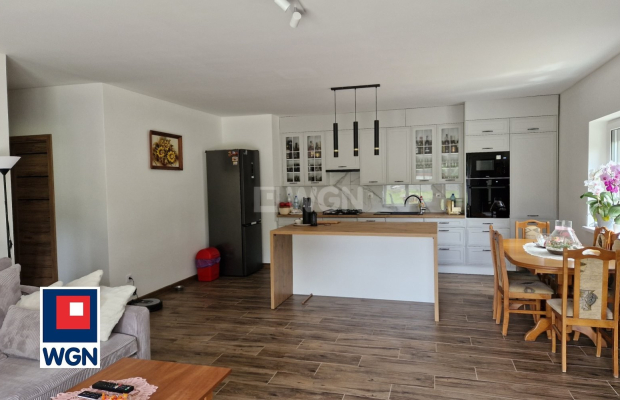 Kożuchów, dom z warsztatem, 283 m2, działka 62 ary, cena 2 150 000 zł, sprzedam.  
  
Sprzedający ponosi koszty związane z usłu