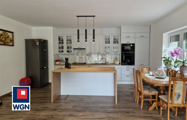 Kożuchów, dom z warsztatem, 283 m2, działka 62 ary, cena 2 150 000 zł, sprzedam.  
  
Sprzedający ponosi koszty związane z usłu