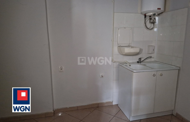 Szprotawa, lokal handlowo-usługowy 70 m2, wynajmę, 3500 zł.  
  
Wynajmę lokal w śródmieściu Szprotawy, przy ulicy Kościuszki. 