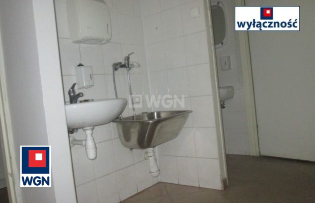 Szprotawa, lokal handlowo-usługowy 70 m2, wynajmę, 3500 zł.  
  
Wynajmę lokal w śródmieściu Szprotawy, przy ulicy Kościuszki. 